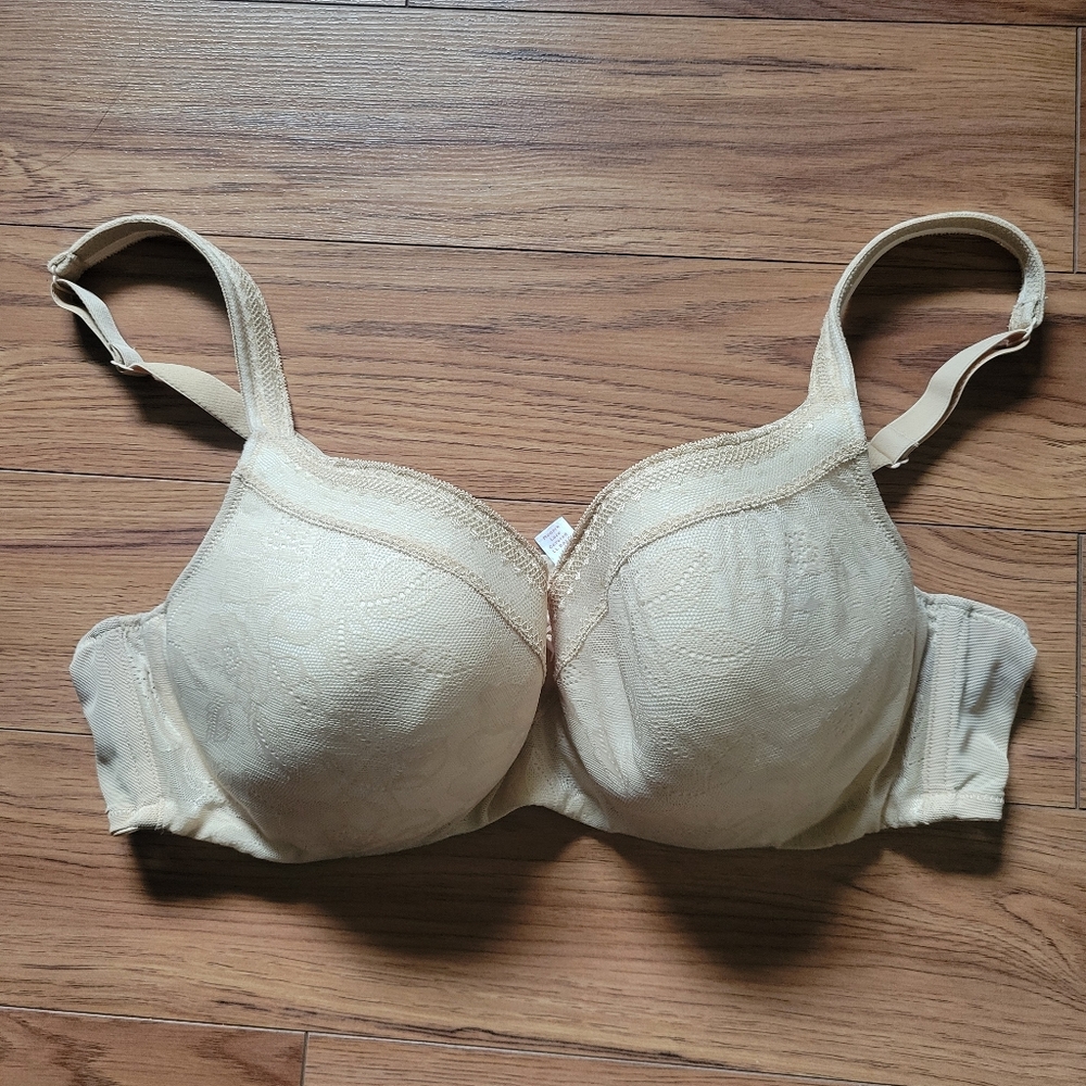 Cacique | Floral Lace Print Feminine Modern Lace Covered Bra Size 42C